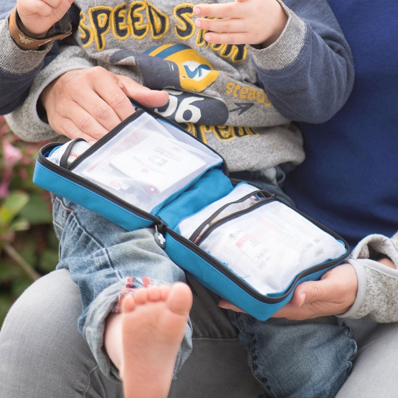 Pirmās palīdzības aptieciņa LittleLife Family First Aid Kit