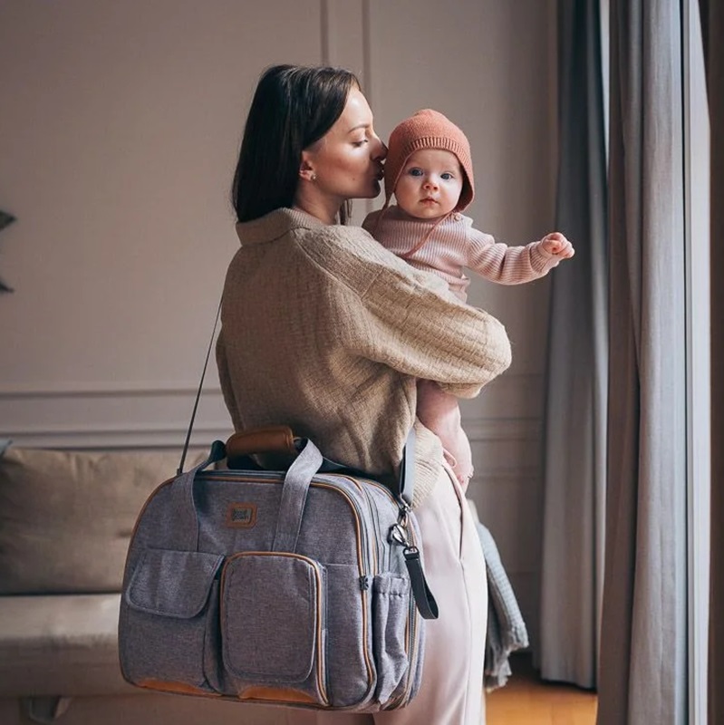 Autiņbiksīšu soma un ceļojumu gultiņa Bizzi Growin POD Windsor Grey